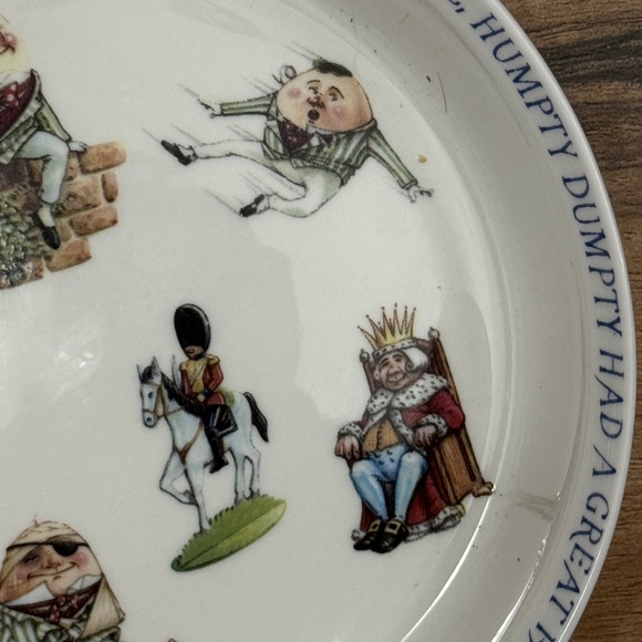 Humpty Dumpty Nursery Rhyme Children's Bowl Dish by Queen's - Picture 6 of 10